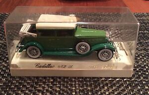 "Vintage Sammlerstück Auto von Solido - ""Cadillac 452 A"