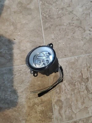 Faro antiniebla izquierdo Toyota RAV 4 2006 2007 2008 OEM 89210657 Foto 1 de 2