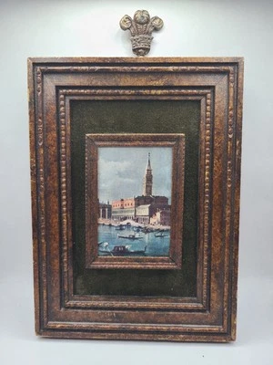 复古威尼斯意大利印花升高框架绿色天鹅绒装饰黄铜衣架 7.5x5.5 — 第 1/4 张图片