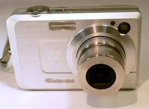 Casio EXILIM ZOOM EX-Z750 7.2MP Digital Camera - Broken LCD screen AS IS parts - Picture 1 of 11