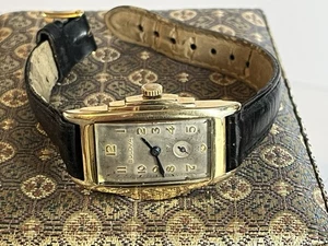 Reloj Bulova Art Deco Curve Tank Caballeros Lleno de Oro Años 30 - Movimiento Suizo - Imagen 1 de 17