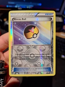 Niveau Ball – 89/99 – Reverse Holo – French – NM - Picture 1 of 2
