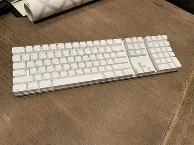 Apple Wireless Bluetooth Keyboard w/ Numeric Keypad A1016 - Image 1 of 4