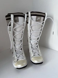Nike 2007 Hi Satin Snow Laces Puffer Botas W Talla 9 317244-121 RARAS DE COLECCIÓN - Imagen 1 de 12
