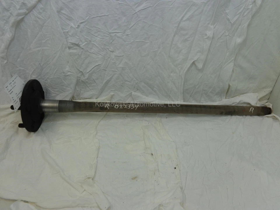 Chevy C1500 Rear Axle Shaft GMC 8.5" RG 30 Spline 5 Lug 98 97 96 95 94 OEM - Image 1 of 4
