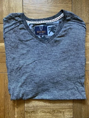 Men’s QLILTED GIRAFFE  T-Shirt Color Gray ￼Cotton 100% Made In INDIA ￼size 3XL￼ - Image 1 of 4