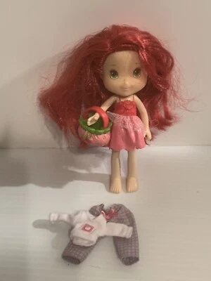 Muñeca Strawberry Shortcake 5" con traje extra Hasbro 2008 Foto 1 de 4