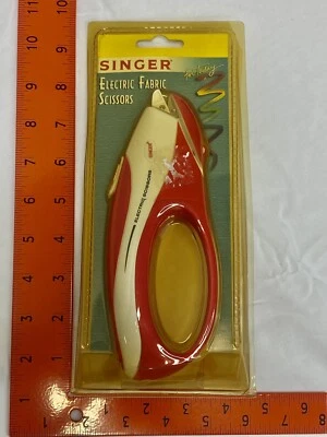 Singer Battery Powered Fabric Scissors New Old Stock - Image 1 of 4