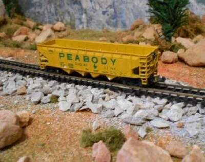 Minitrix N Scale: Peabody Open Hopper 3279, Vintage Model Railroad Train, Boxed - Image 1 of 4