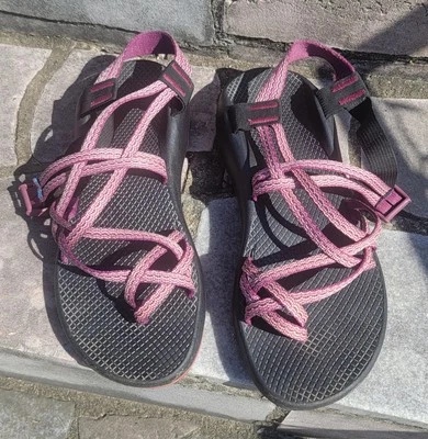 Sandalias deportivas Chaco para mujer rosa púrpura ZX2 Yampa punta con tiras lazo usadas talla 11 Foto 1 de 4