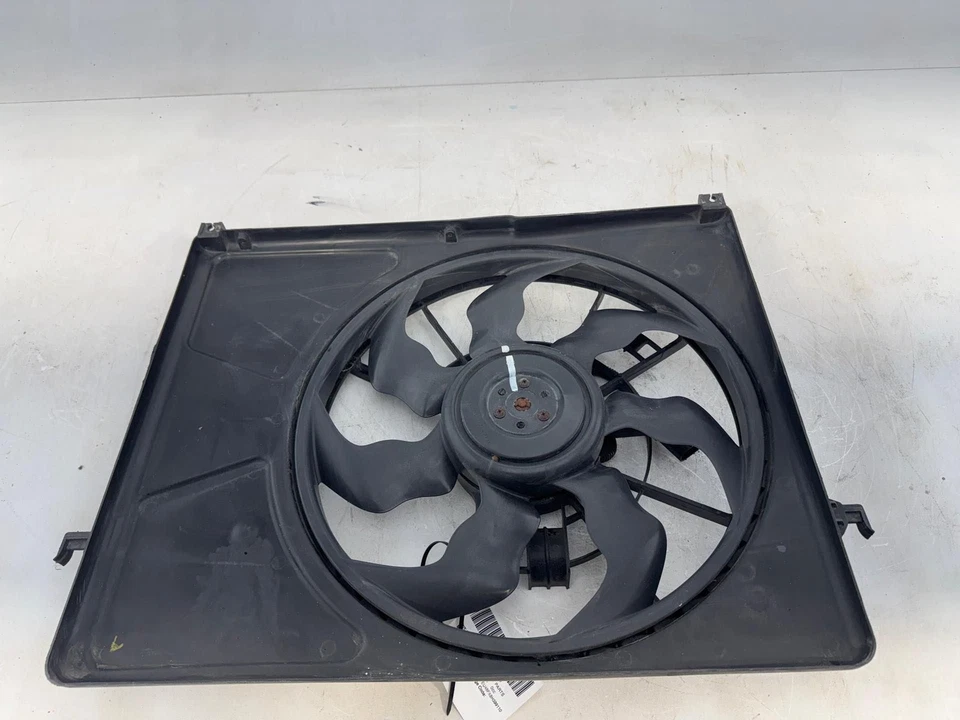 2006 - 2009 HYUNDAI SONATA 3.3L RADIATOR COOLING FAN MOTOR & SHROUD OEM - Image 1 of 4