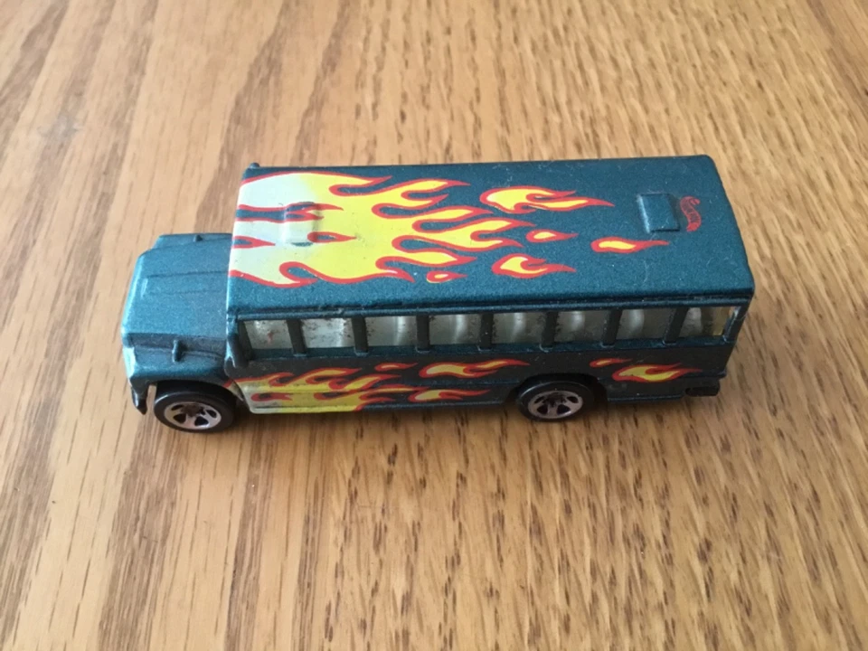 Autobús Mattel Hot Wheels Heat Fleet 1988 verde fundido a presión escala 1:64 llamas Foto 1 de 4
