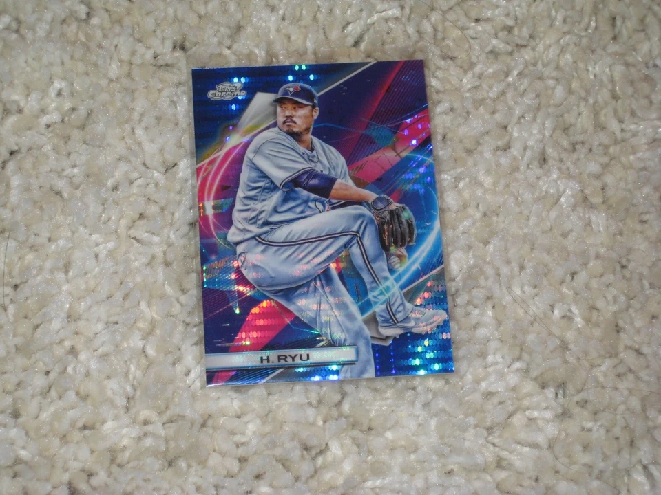 2022 Topps Chrome Cosmic Blue Moon Refractor /99 Hyun-Jin Ryu - Image 1 of 1
