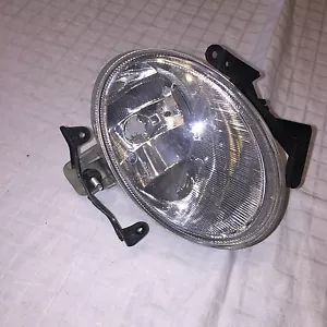 OEM 2007-2008-2009 HYUNDAI SANTA FE RIGHT FOG LIGHT - Picture 1 of 3