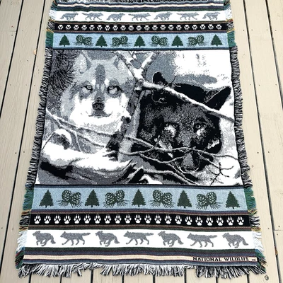 Manta tapiz National Wildlife Wolves 45x66 flecos bosque rústico Foto 1 de 4