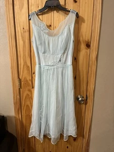 Vintage Shadowline Women’s Size 36 Nightgown with Flower Appliqués - Picture 1 of 6