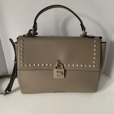 Steve Madden желтовато-коричневый Бавина с заклепками искусственной кожи сумка с ADJ ремень замок закрыть - Изображение 1 из 4