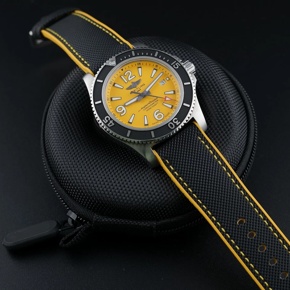 Breitling Superocean A13767 2021 - 44 mm, esfera amarilla, juego completo, como nuevo Foto 1 de 4