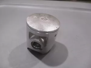 NOS Yamaha OEM Piston STD 1982-1983 YZ100 5X3-11631-00-97 - Picture 1 of 2