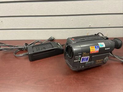 Sony Handycam Vision CCD-TRV212 Video 8 Camcorder Recorder 26x READ DESCRIPTION - Image 1 of 4