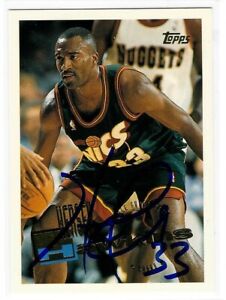 Hersey Hawkins Signed 1995/96 Topps Card #212
