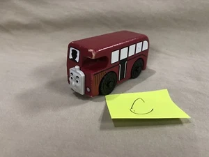Thomas und seine Freunde Panzer Lok Holzeisenbahn Zug Bertie Bus C 2002 - Bild 1 von 6