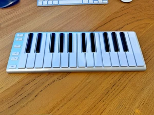 CME Xkey 25 25-Key USB MIDI Keyboard Controller - Picture 1 of 3