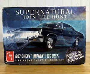 Kit modellino plastica scala 1/25 Supernatural 1967 Chevy Impala AMT unisciti alla caccia - Foto 1 di 9