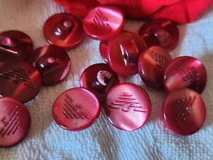 Lot 6 boutons vintage en nacre rouge armani empario pied 1,1 cm ref 3433 - Bild 1 von 2