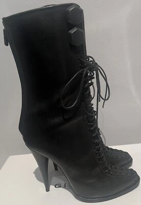 Auténticas botas Givenchy negras con cordones 37 hechas en Italia Foto 1 de 4
