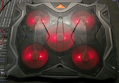 Almohadilla de enfriamiento para computadora portátil Havit - 5 ventiladores, soporte ajustable, alimentado por USB Foto 1 de 3