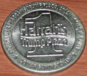 $1 VINTAGE SLOT TOKEN FROM THE HARRAH'S AT TRUMP PLAZA CASINO ATLANTIC CITY - Bild 1 von 2