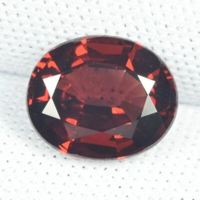 3.09 ct Best Grade / RED NATURAL RHODOLITE PYROPE GARNET - Oval DL - Image 1 of 4