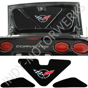 KIT DE 3 PIEZAS DELINEADOR DE TAPA MALETERO CORVETTE PLATA BANDERA CRUZADA BORDADO BANDERA - Imagen 1 de 6