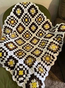 Granny Square afghanischer Vintage 43”x43” entzückender Überwurf im Gänseblümchen-Look - Bild 1 von 3