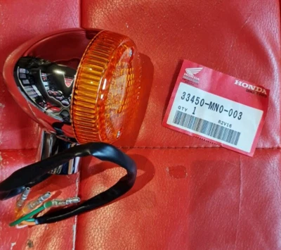 NUEVO GUIÑO INDICADOR DELANTERO IZQUIERDO GENUINO HONDA MAGNA VF750C 1994-2002 33450MN0003 Foto 1 de 3