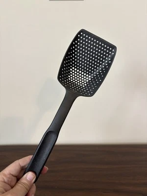 Pampered Chef Scoop and Drain #1677 Plastic Slotted Hand Strainer Spoon - Image 1 of 4