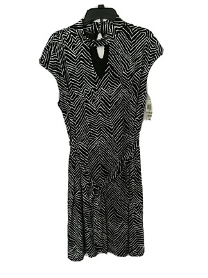 Inc Dress Womens 1X Plus Black White Pattern Cap Sleeve Belt Loops  Zigzag NWT - Image 1 of 4