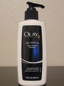Bomba limpiadora facial diaria clásica Olay Age Defying 6,78 fl oz - Imagen 1 de 2