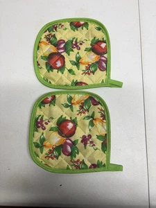 Par de almohadillas calientes acolchadas de algodón con patrón de fruta verde rojo amarillo cuadrado de 7" - Imagen 1 de 2