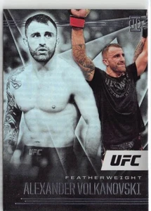 2021 Panini Chronicles UFC Alexander Volkanovski Featherweight Base #161 - Picture 1 of 2