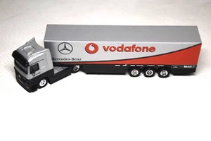 Semirimorchio valigia Schuco 1:87 Mercedes Benz "vodafone" - Foto 1 di 1