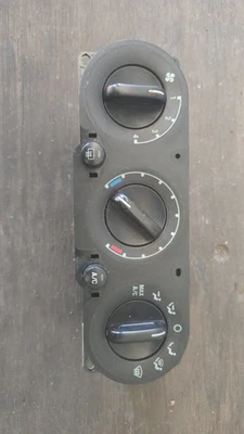 2002-2005 Ford Explorer A/C Heater Climate Temperature Control OEM - Image 1 of 3