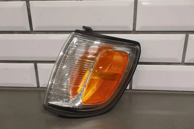 Lámpara de estacionamiento señal de giro delantera para conductor izquierdo Toyota 4Runner 1999-2002 Foto 1 de 4