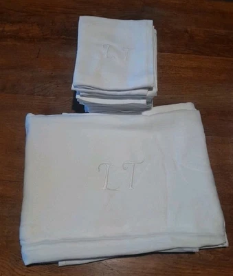 12 ANCIENNES SERVIETTES DE TABLE COTON ANCIEN 48 X 54 BRODÉE + NAPPE  140 X 200  - Photo 1/4