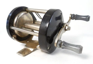 Vintage Ocean City No. 81 Level Wind Casting Fishing Reel - Picture 1 of 7