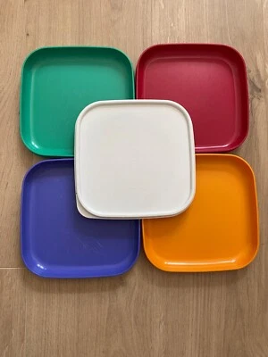 Tupperware 4 Picknick Teller mit Deckel To Go Easy Campingteller Stapelbar - Bild 1 von 4