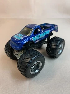 Hot Wheels Monster Jam Truck Blue Thunder 1:64 Scale Die-cast Monster Truck Toy - Picture 1 of 8