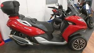 Peugeot Metropolis 400 - Stylish Urban Commuter with Extras - Low Mileage! - Picture 1 of 16