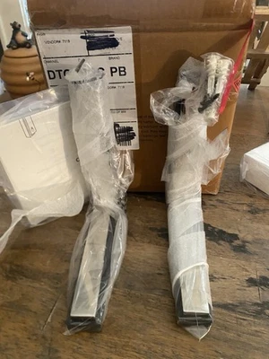 Soporte personalizable Pottery Barn ángulo recto, níquel Foto 1 de 4